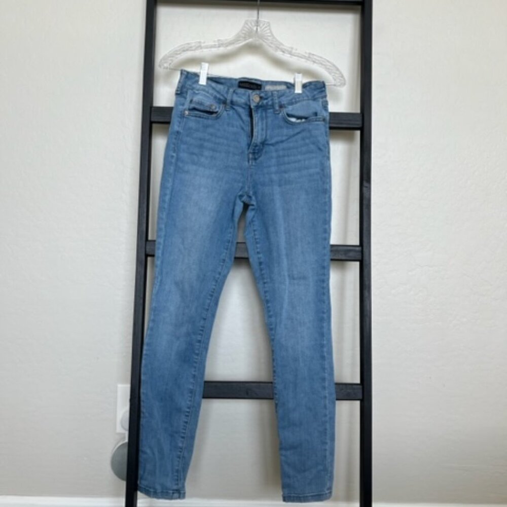 Aeropostale High Waisted Jegging Medium Wash Jeans- 4 Reg